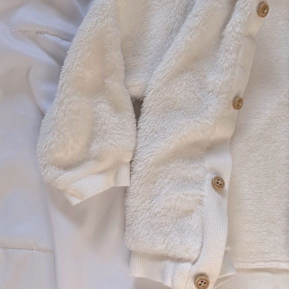 First Impressions White Faux Sherpa jacket size 12 Months - Picture 2 of 5